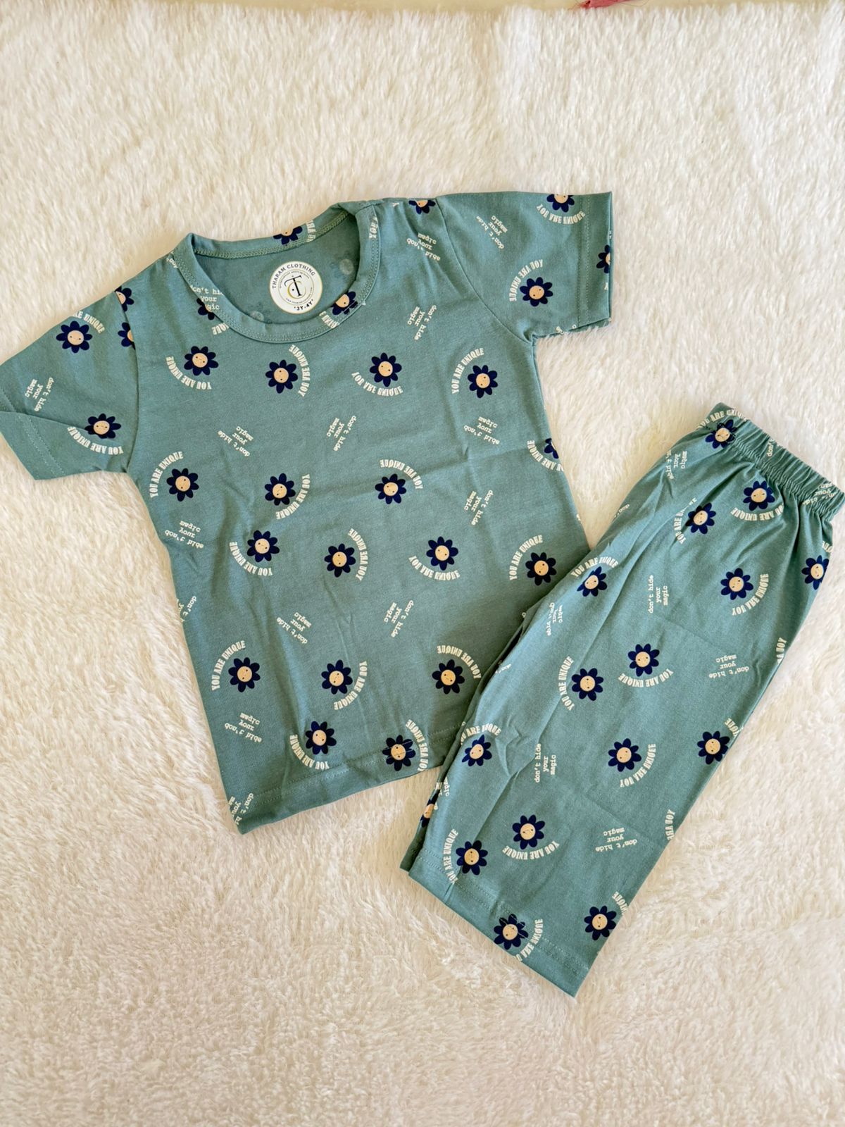 Kids Wear - Unisex Pyjama sets with 3/4th pant -Grey floral