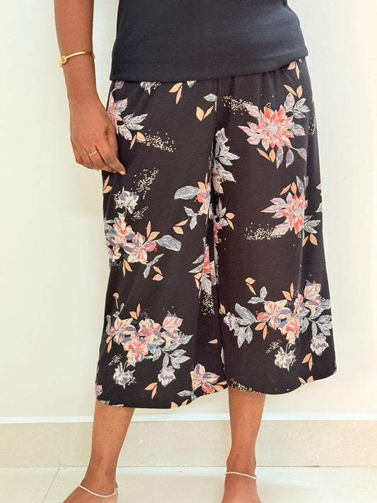 Printed Women's Calf length Palazzo pant - karuppu pooovae
