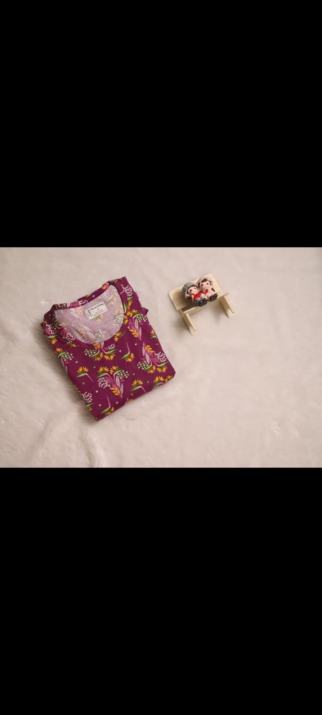 Women's Feeding tshirt - Festive blossom