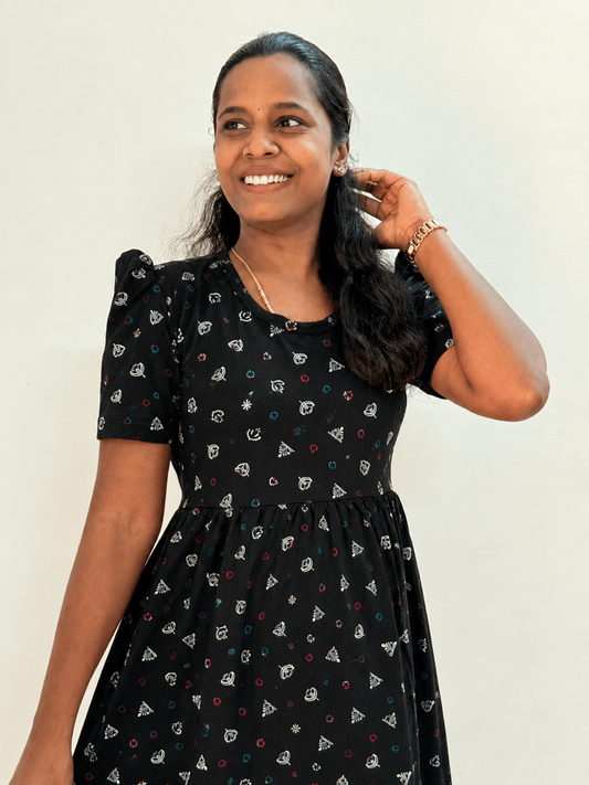 Premium - Women's Non feeding Lounge wear puff sleeves - Karuppu Vellai mini pattas