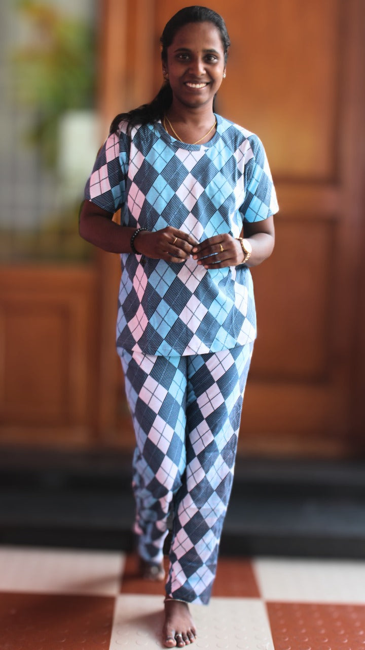 Women's Pyjama set (Feeding / Non feeding) - Geometric pattern