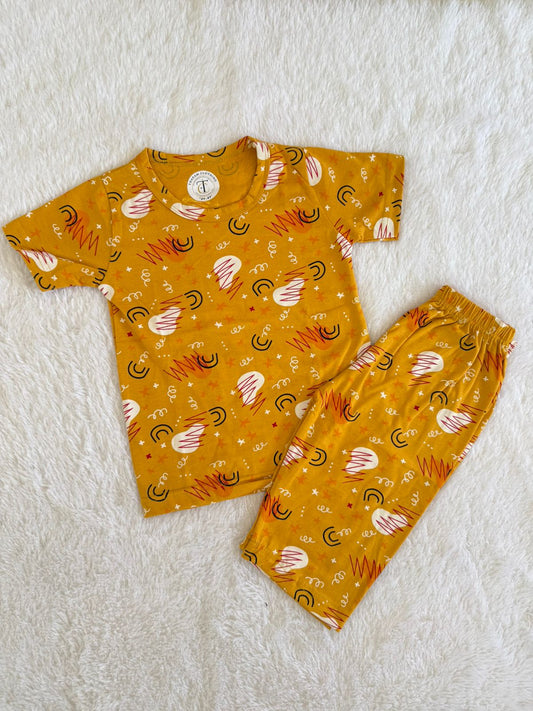 Kids Wear - Unisex Pyjama sets with 3/4th pant - Cool sun set