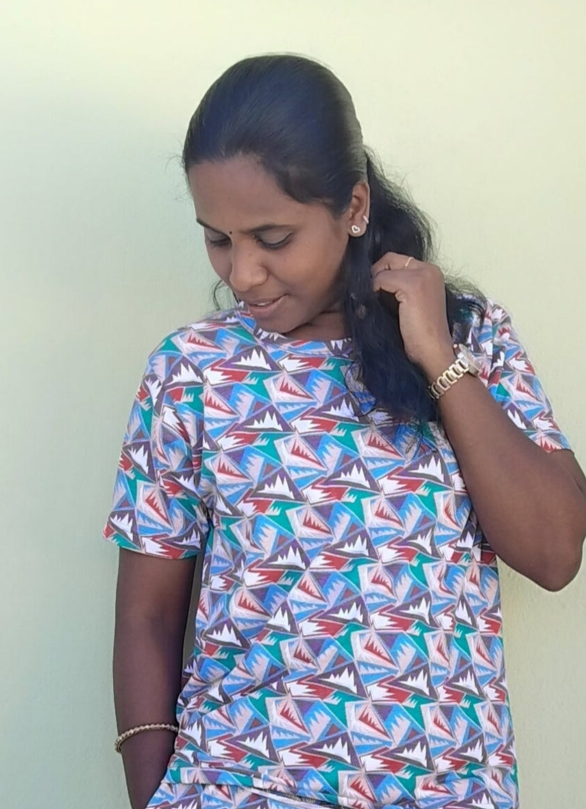 Women's normal tshirt - Purple geometric