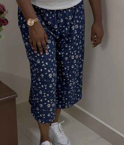 Printed Women's Calf length Palazzo pant - Navy white florals