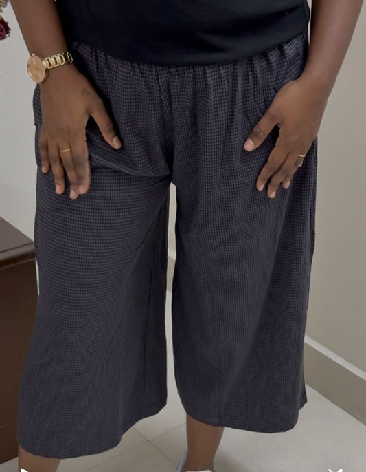Printed Women's Calf length Palazzo pant - Checker grey